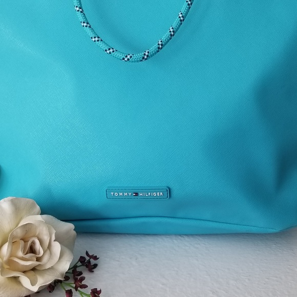 NWT Tommy Hilfiger Tote - Picture 2 of 3